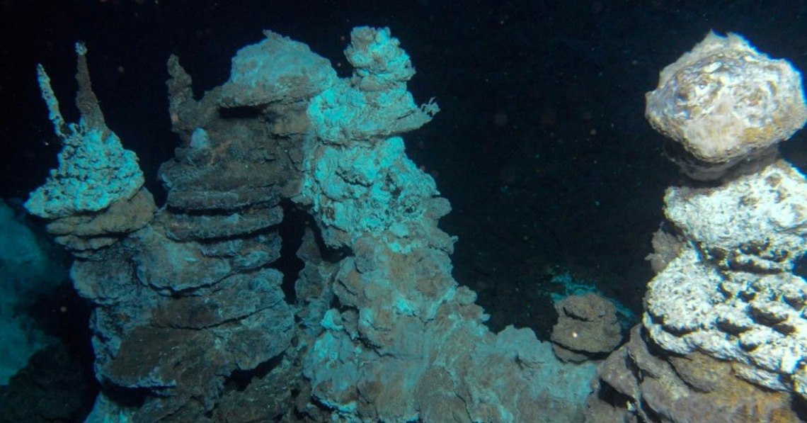 Image shows deep sea structures where extremophiles might exist