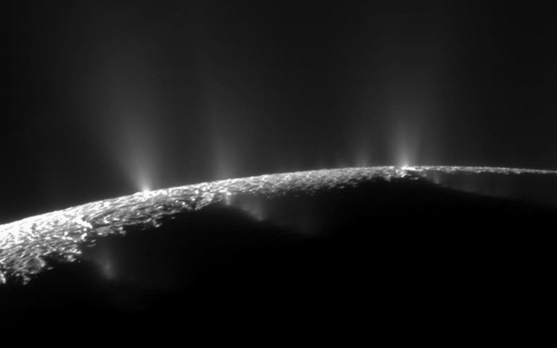 Plumes rising above Saturn's moon Enceladus